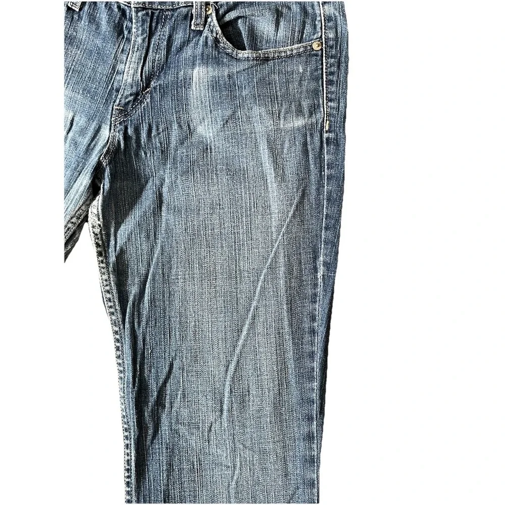 Levi's 518 Jeans Womens Sz 9S Superlow Boot Cut Light Wash Actual Fit (30x27.5)